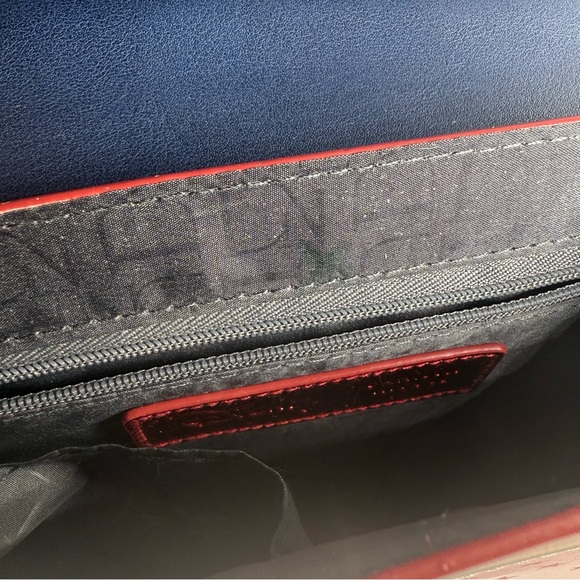 Danielle Nicole  Captain America Bag Crossbody - Picture 4 of 12